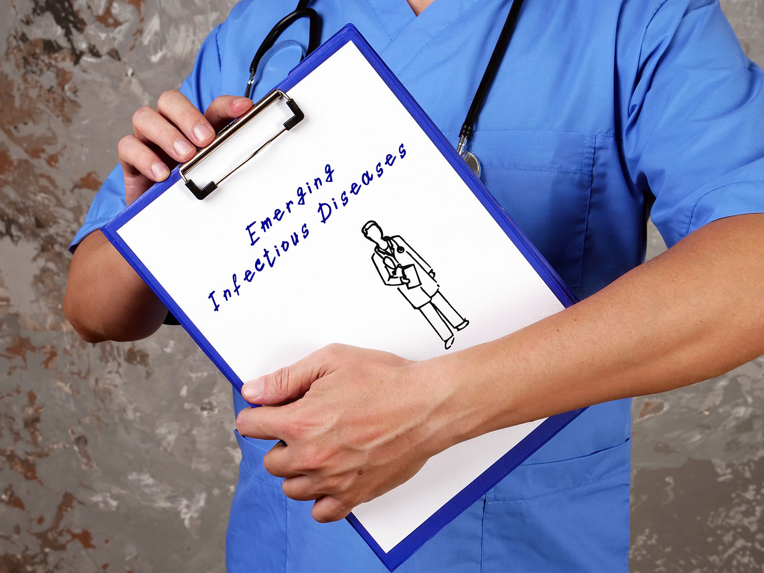 Image of nursing holding clipboard 